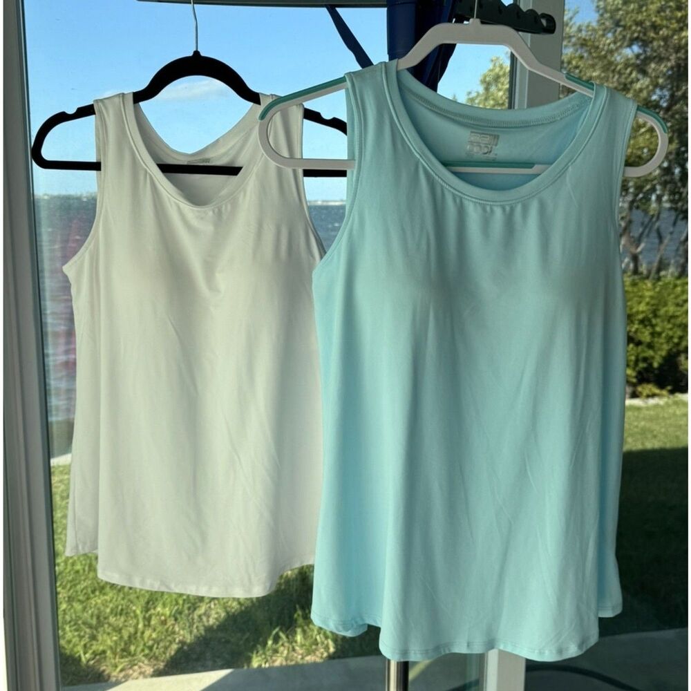 2 Cool Loose Fitted Tanks Built-in Bra 32 Degrees White & Baby Blue Size Med New